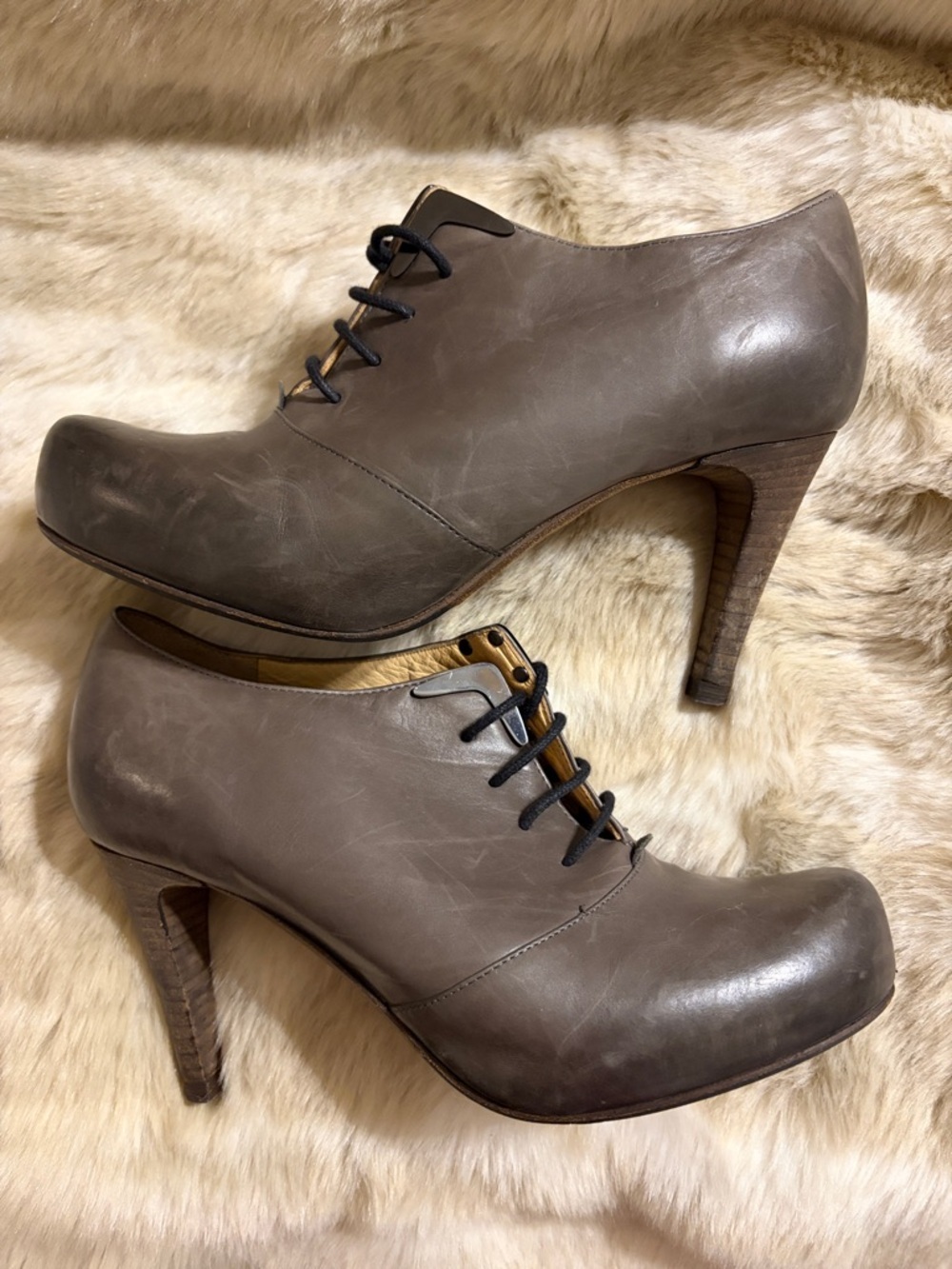 Lloyd Germany Women's Taupe Lace-up Oxford Heels